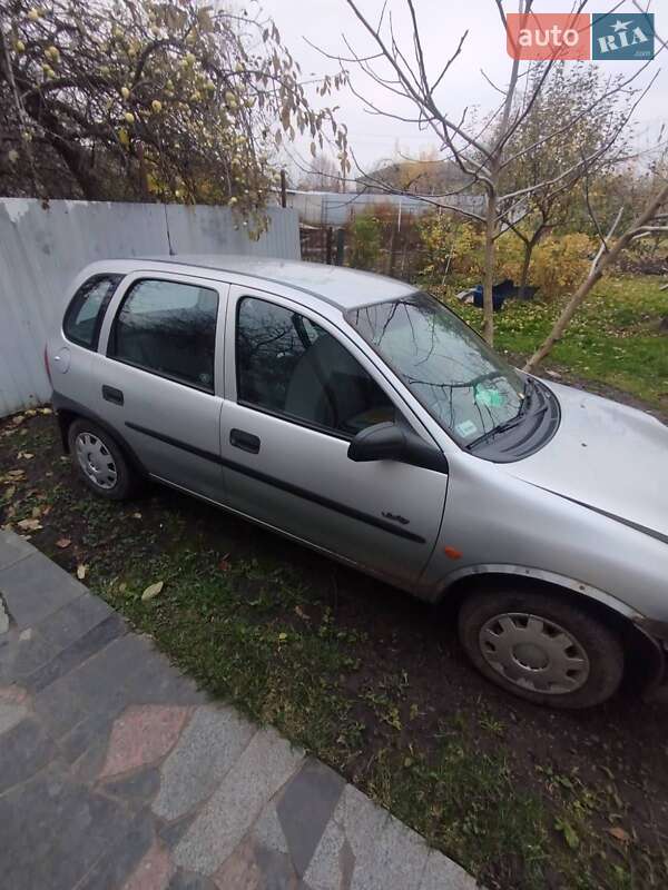 Хетчбек Opel Corsa 1998 в Рівному