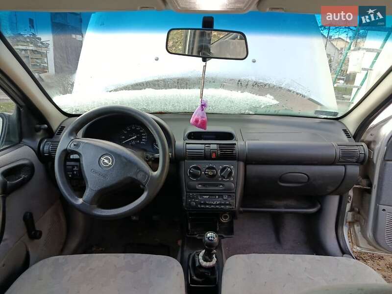 Хетчбек Opel Corsa 1998 в Рівному