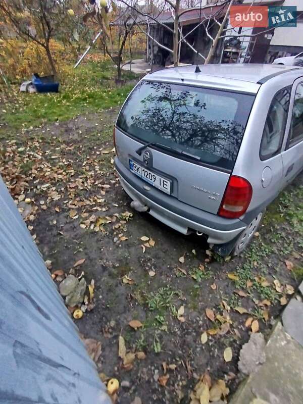 Хетчбек Opel Corsa 1998 в Рівному