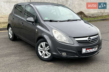 Хетчбек Opel Corsa 2010 в Києві
