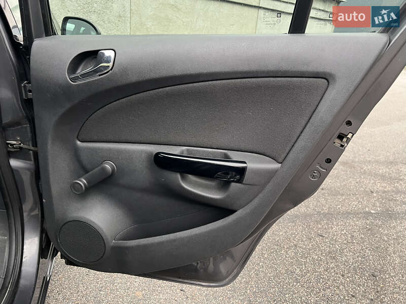 Хетчбек Opel Corsa 2010 в Києві