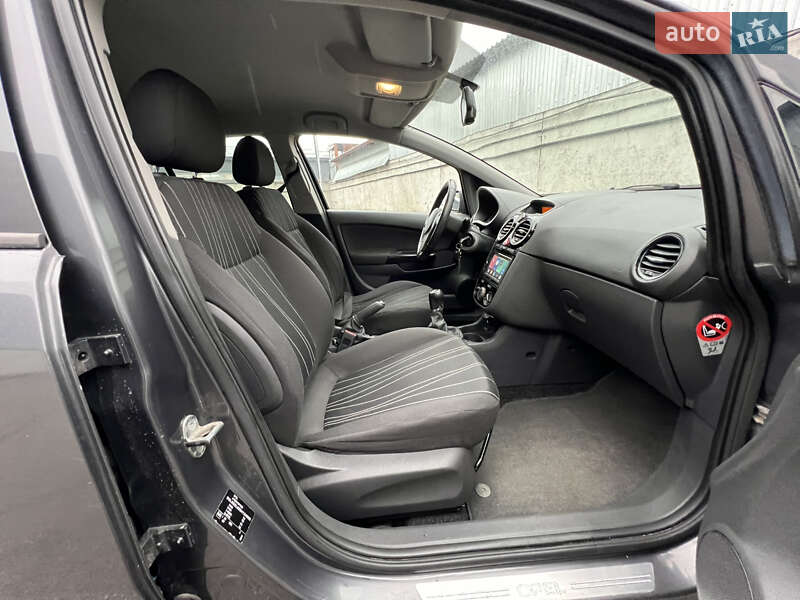 Хетчбек Opel Corsa 2010 в Києві