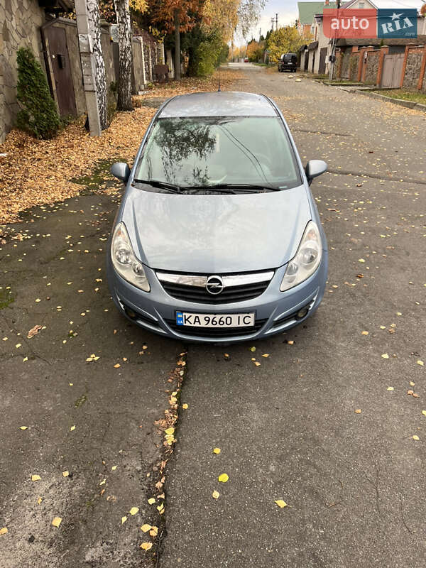 Хэтчбек Opel Corsa 2007 в Киеве
