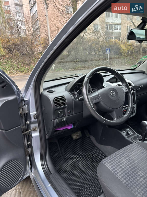Хэтчбек Opel Corsa 2005 в Тернополе