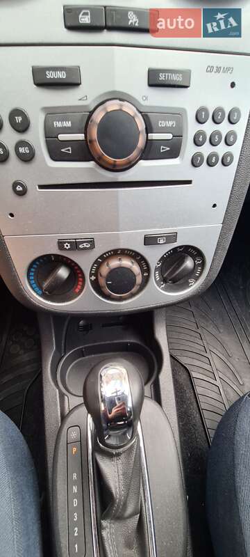 Хэтчбек Opel Corsa 2010 в Тернополе