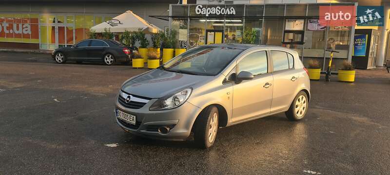 Хэтчбек Opel Corsa 2010 в Тернополе