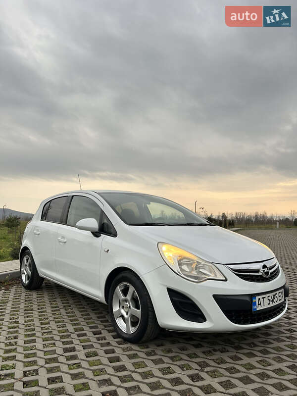 Хетчбек Opel Corsa 2012 в Коломиї фото Хетчбек Opel Corsa 2012 в Коломиї