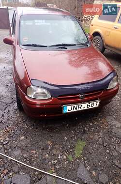 Хетчбек Opel Corsa 1996 в Обухові