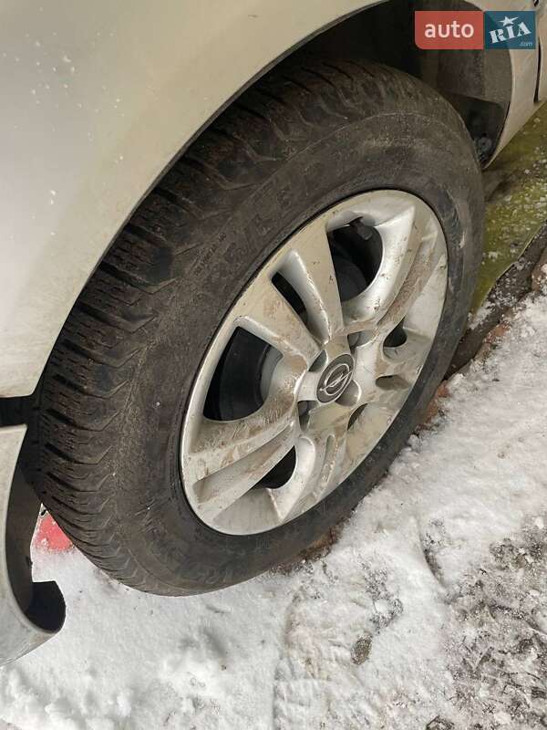 Хетчбек Opel Corsa 2013 в Запоріжжі фото 2 Хетчбек Opel Corsa 2013 в Запоріжжі