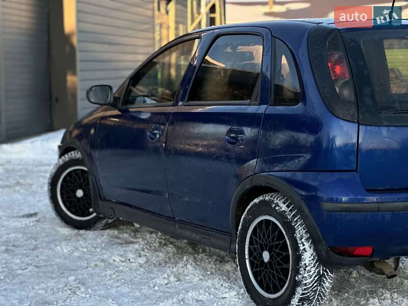 Хэтчбек Opel Corsa 2006 в Надворной