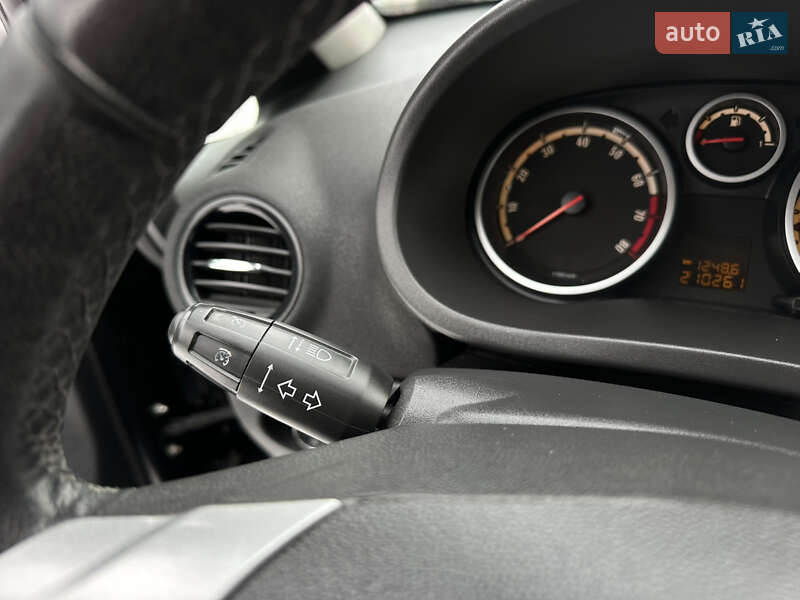 Хэтчбек Opel Corsa 2010 в Виннице