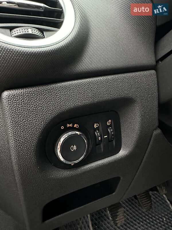 Хэтчбек Opel Corsa 2014 в Сумах