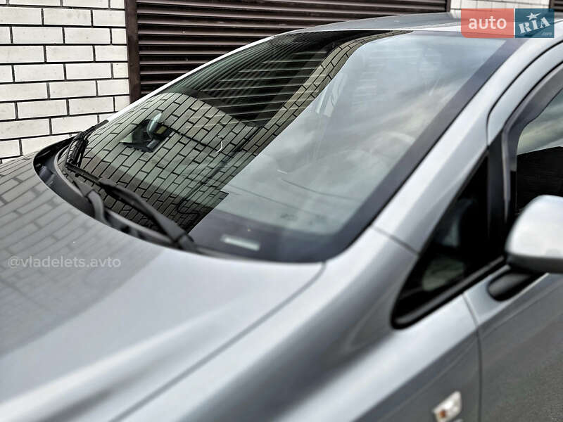 Хэтчбек Opel Corsa 2011 в Запорожье