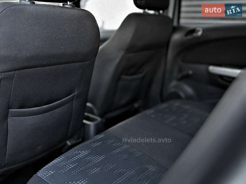 Хэтчбек Opel Corsa 2011 в Запорожье