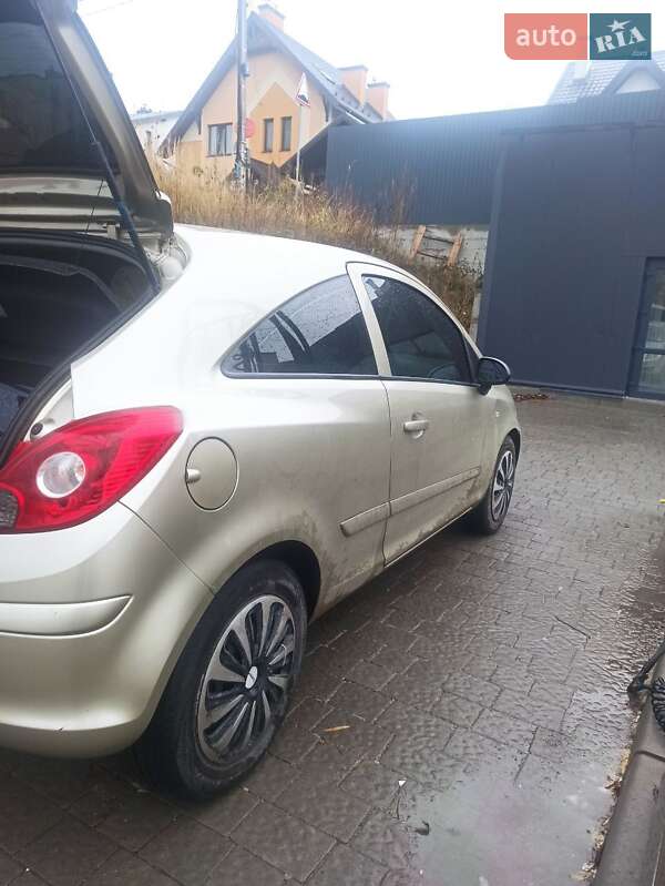Хэтчбек Opel Corsa 2007 в Львове