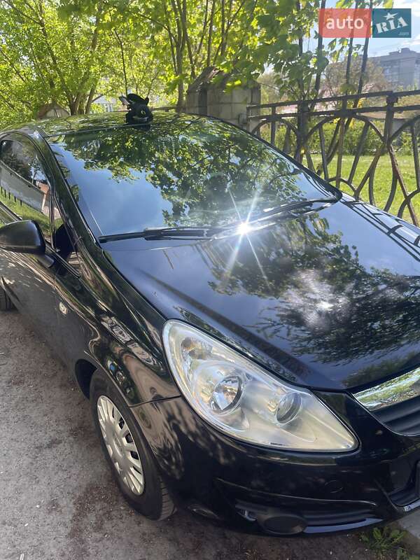 Хэтчбек Opel Corsa 2008 в Львове