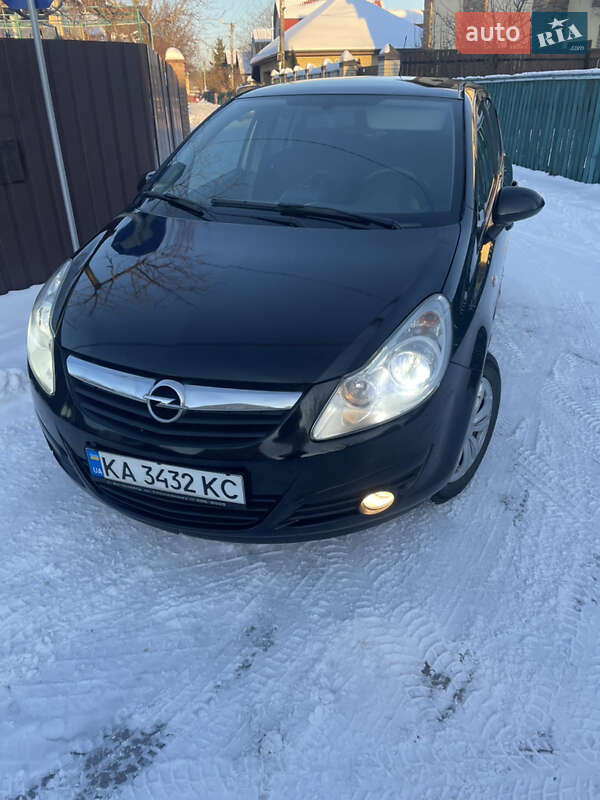 Хэтчбек Opel Corsa 2007 в Киеве