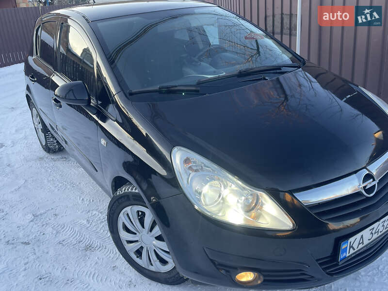 Хэтчбек Opel Corsa 2007 в Киеве