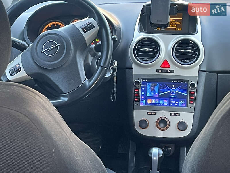Хэтчбек Opel Corsa 2007 в Киеве