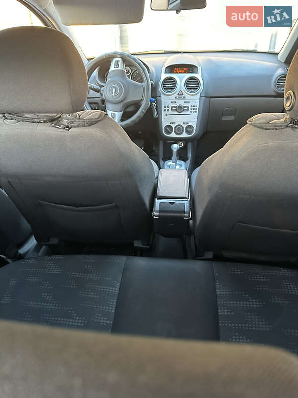 Хетчбек Opel Corsa 2012 в Павлограді