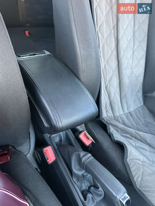 Хетчбек Opel Corsa 2012 в Павлограді