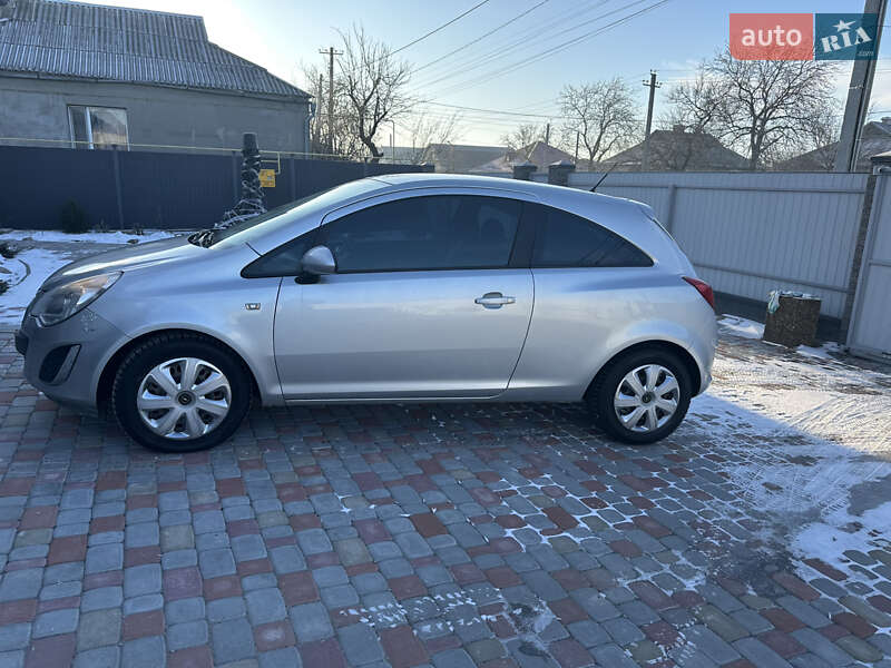Хетчбек Opel Corsa 2012 в Павлограді