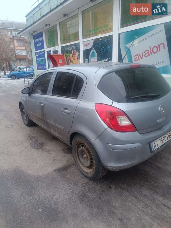 Хэтчбек Opel Corsa 2006 в Киеве