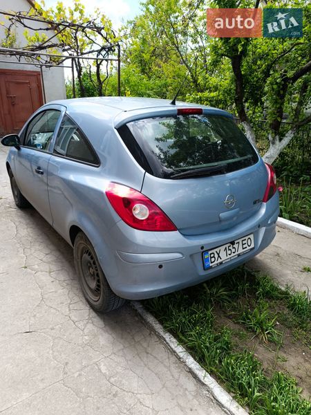 Хэтчбек Opel Corsa 2009 в Волочиске
