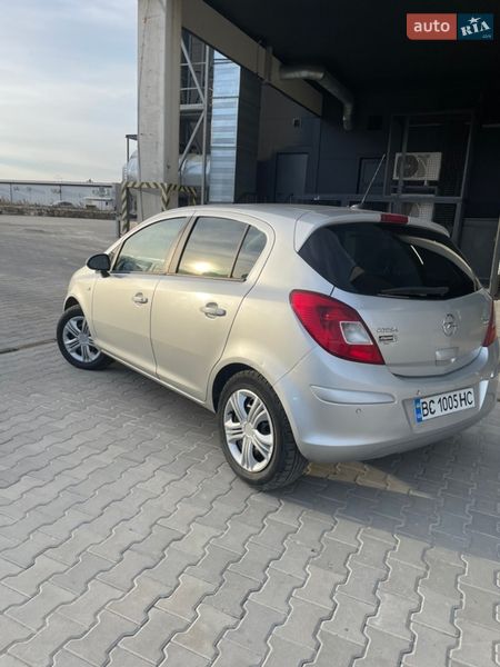 Хетчбек Opel Corsa 2011 в Калуші