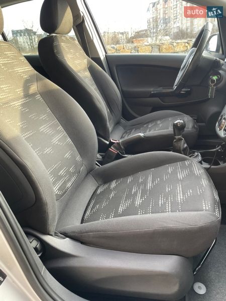 Хетчбек Opel Corsa 2011 в Калуші