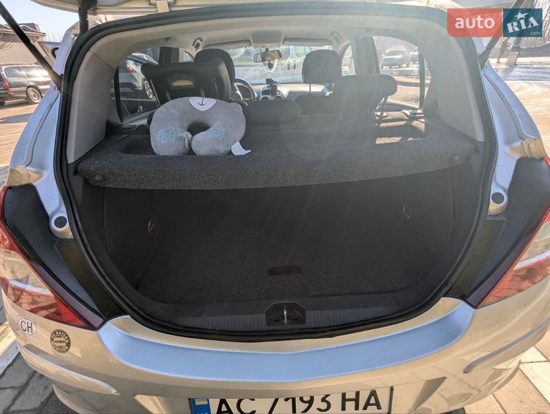 Хэтчбек Opel Corsa 2008 в Луцке