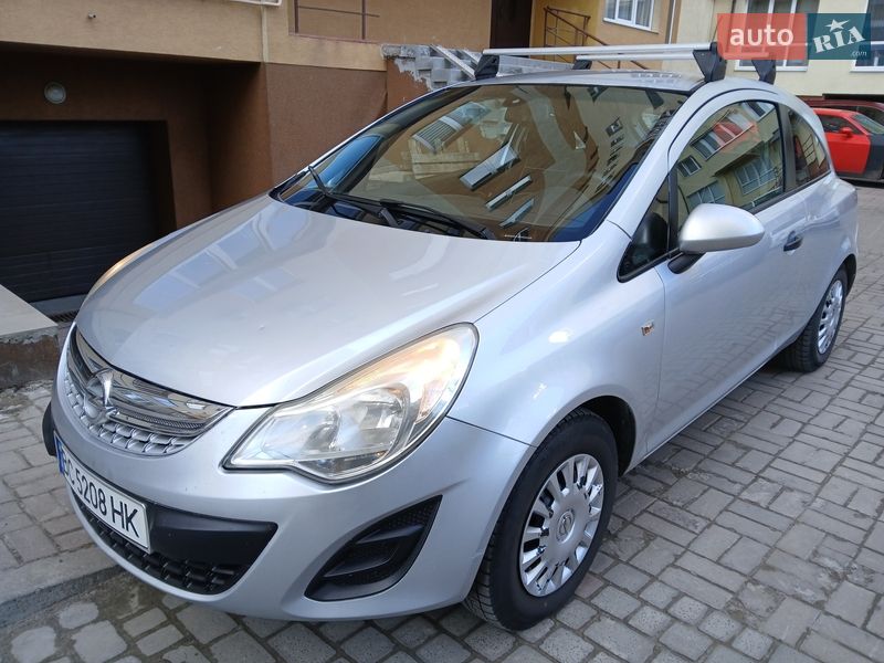 Хэтчбек Opel Corsa 2011 в Львове