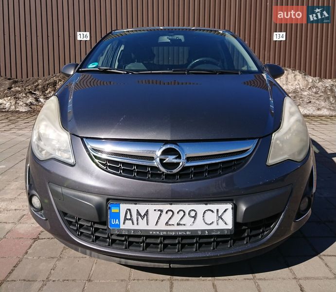 Хэтчбек Opel Corsa 2011 в Житомире