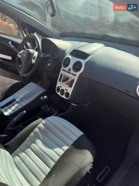 Хэтчбек Opel Corsa 2011 в Коломые