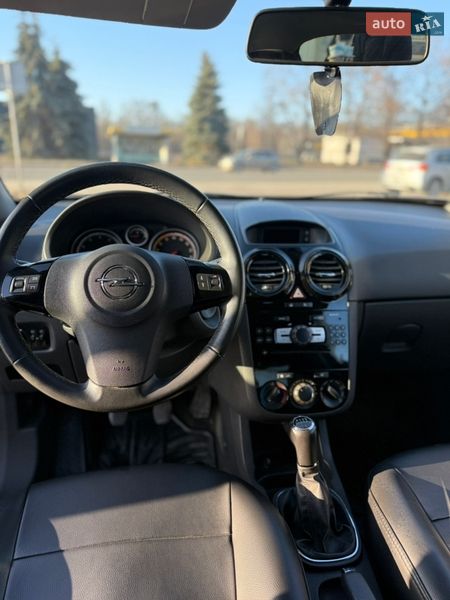 Хэтчбек Opel Corsa 2010 в Крюковщине