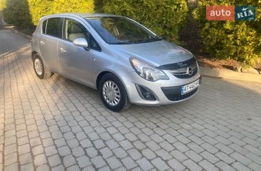 Хетчбек Opel Corsa 2012 в Снятині