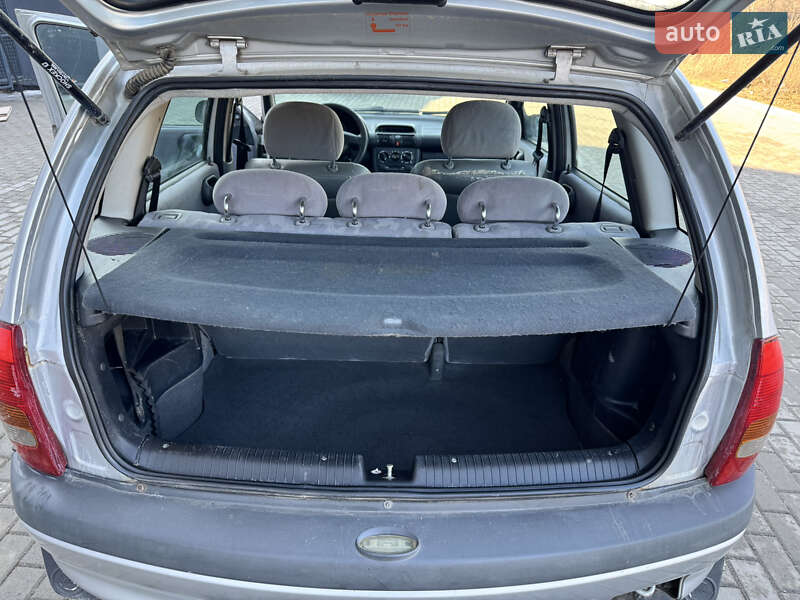 Хэтчбек Opel Corsa 1998 в Ровно