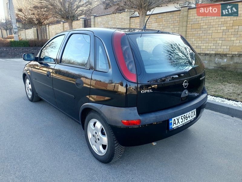 Хэтчбек Opel Corsa 2001 в Харькове