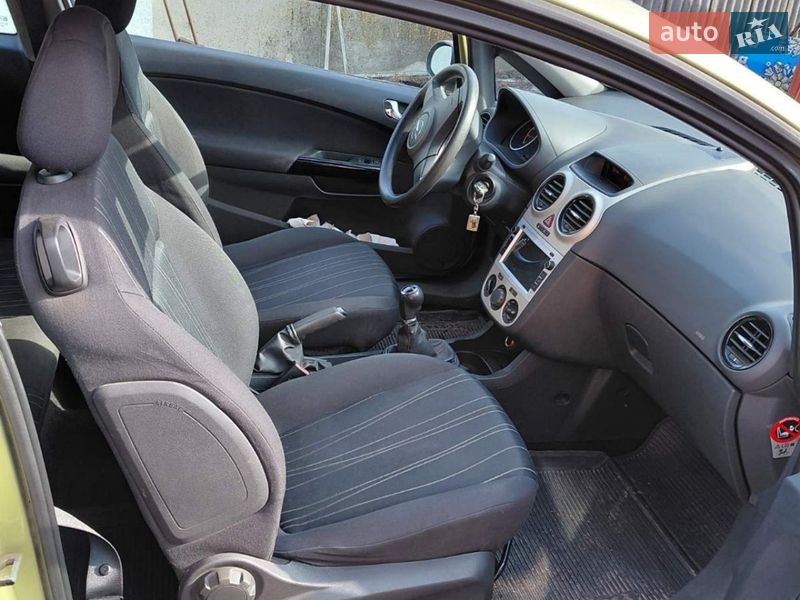 Хэтчбек Opel Corsa 2006 в Полтаве