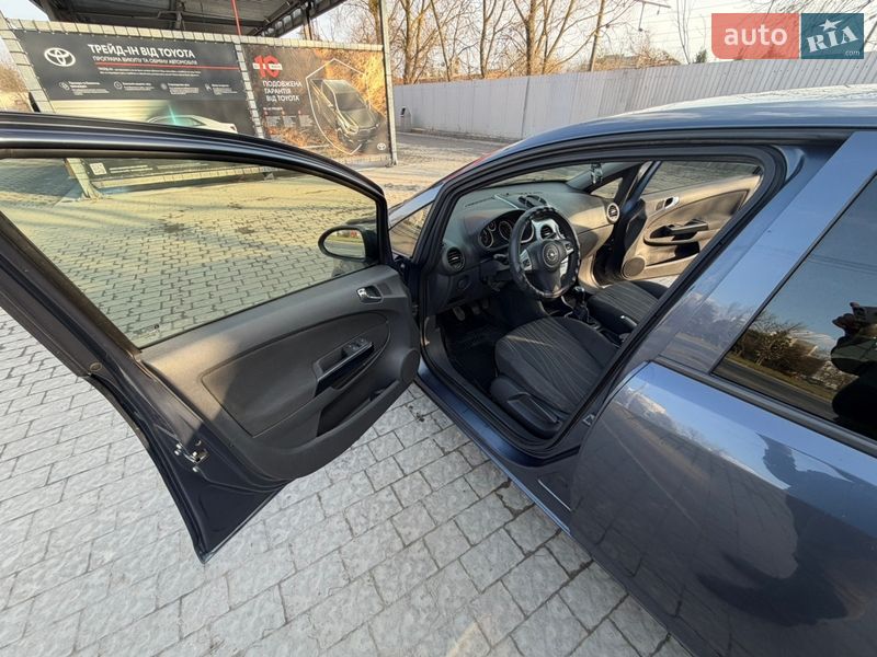 Хэтчбек Opel Corsa 2008 в Львове