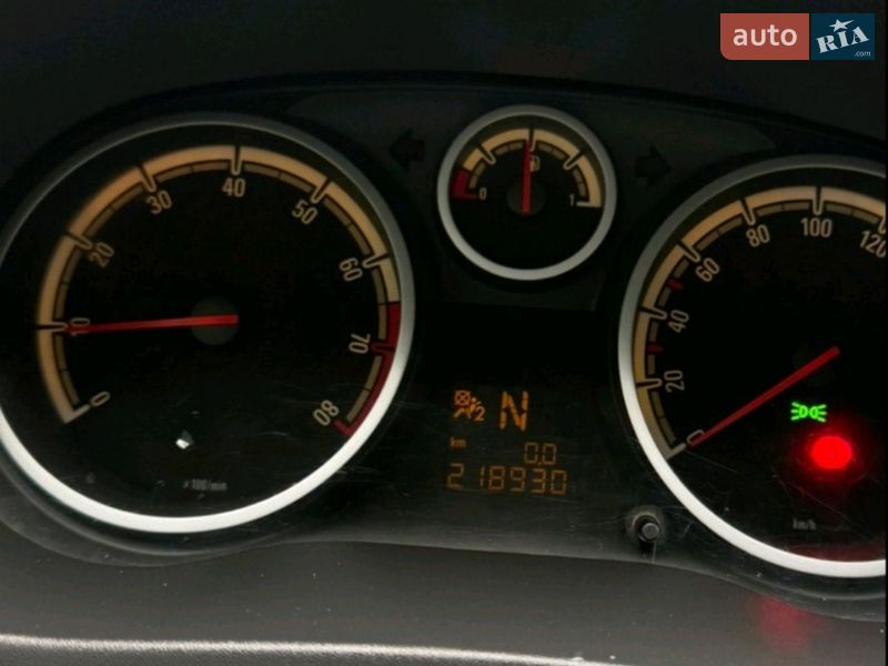 Хэтчбек Opel Corsa 2010 в Полтаве