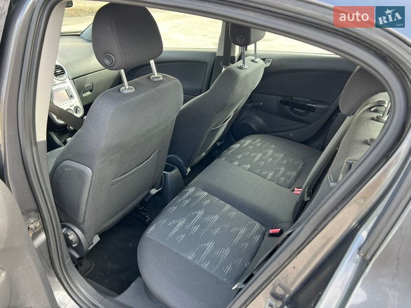 Хетчбек Opel Corsa 2013 в Сумах
