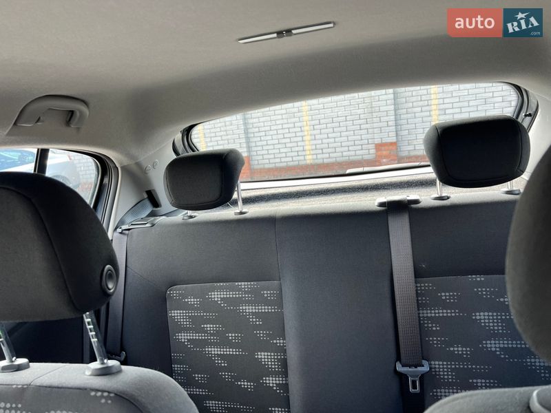 Хетчбек Opel Corsa 2013 в Сумах