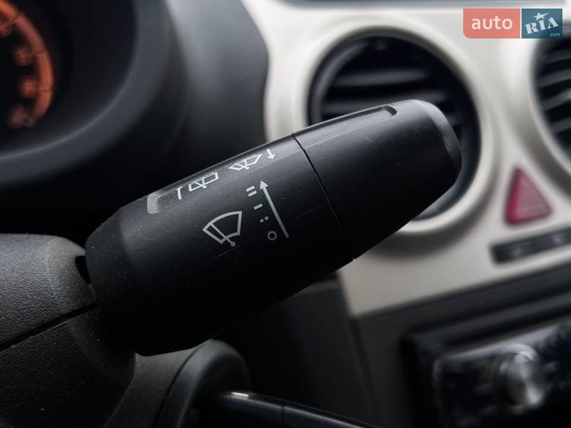 Хэтчбек Opel Corsa 2008 в Киеве