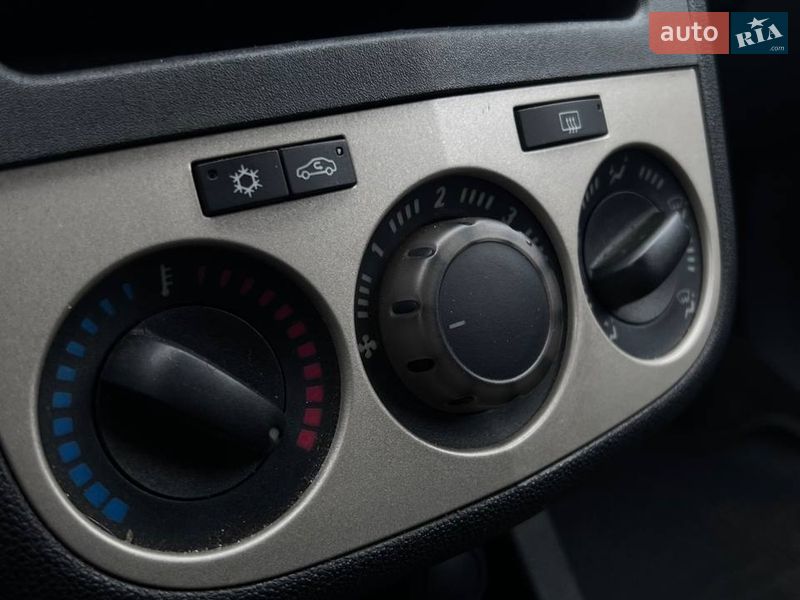 Хэтчбек Opel Corsa 2008 в Киеве