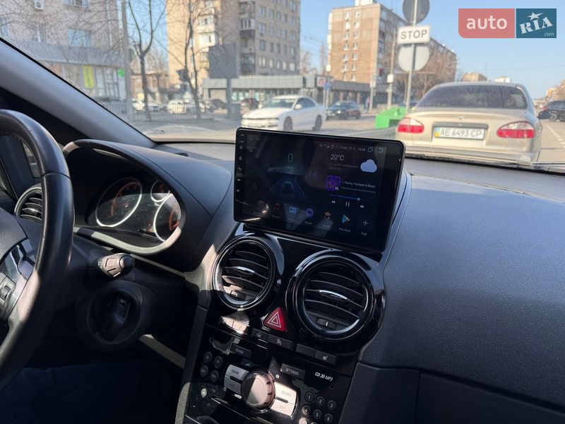 Хэтчбек Opel Corsa 2010 в Днепре