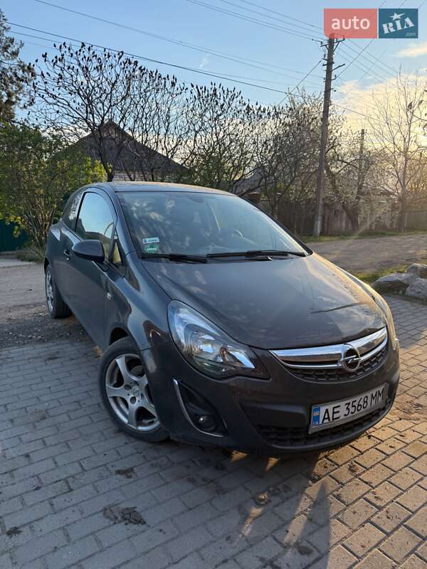 Хэтчбек Opel Corsa 2013 в Павлограде