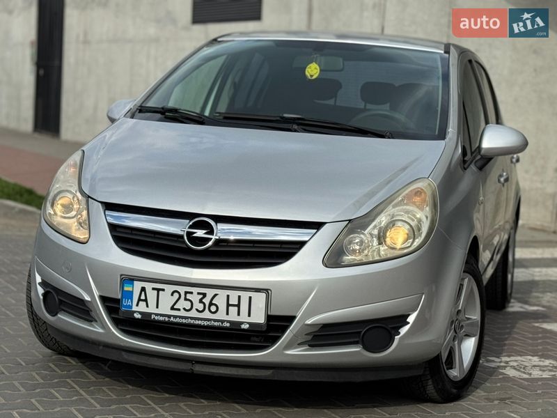 Хэтчбек Opel Corsa 2008 в Львове