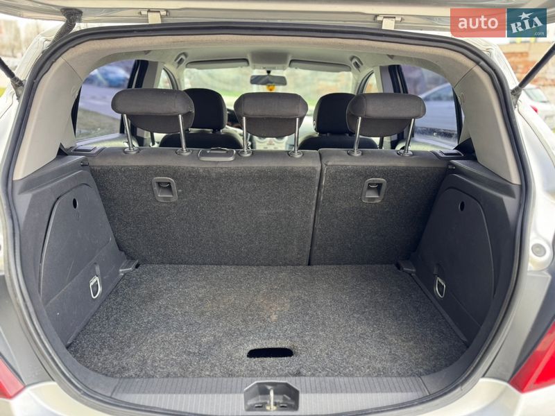 Хэтчбек Opel Corsa 2008 в Львове