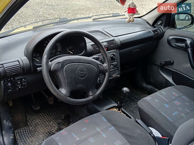 Хетчбек Opel Corsa 1998 в Коломиї